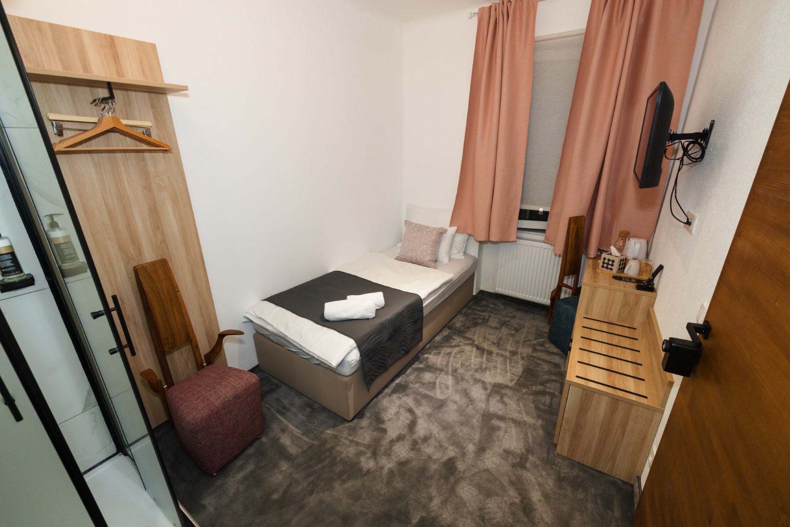 Room 4